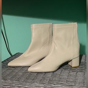 Light beige ankle bootie